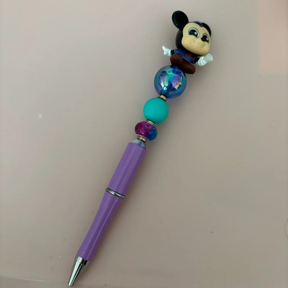 Disney Doorables: Mickey Mouse: Usher Mickey Mouse handmade beaded pen
